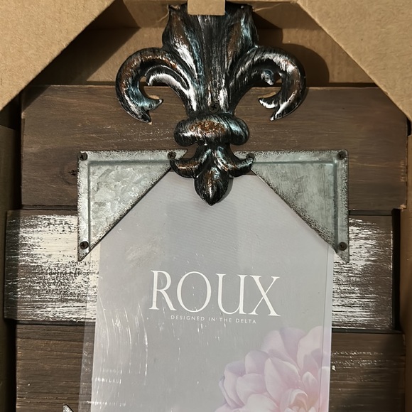 NWT picture frame crafted from reclaimed wood and metal. - Picture 4 of 5